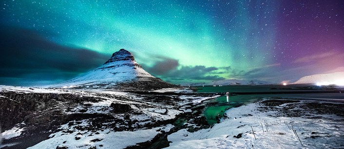 Aurora: Kutupların Büyüleyici Işıkları