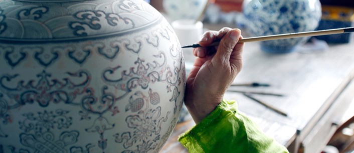 Topraktan Sanata: Çini Sanatının Tarihi ve Gelişimi